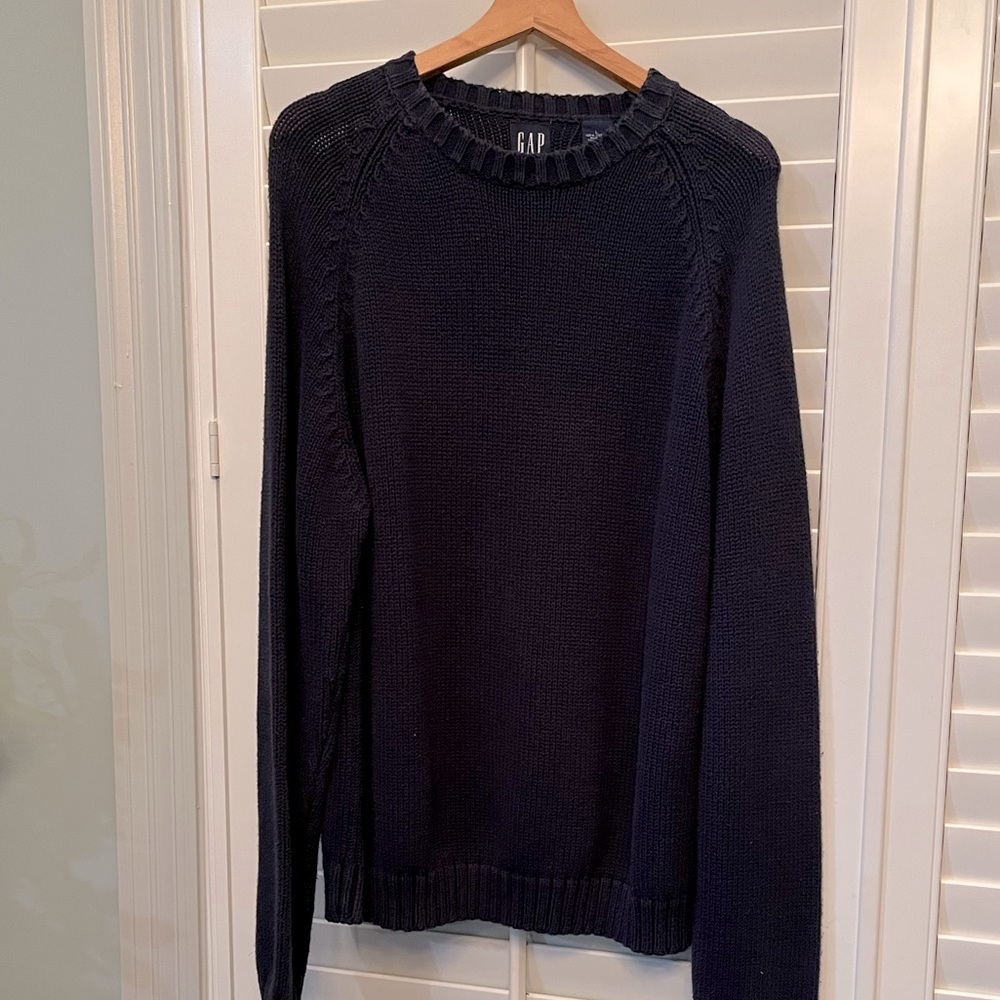 Men’s Navy Sweater - L